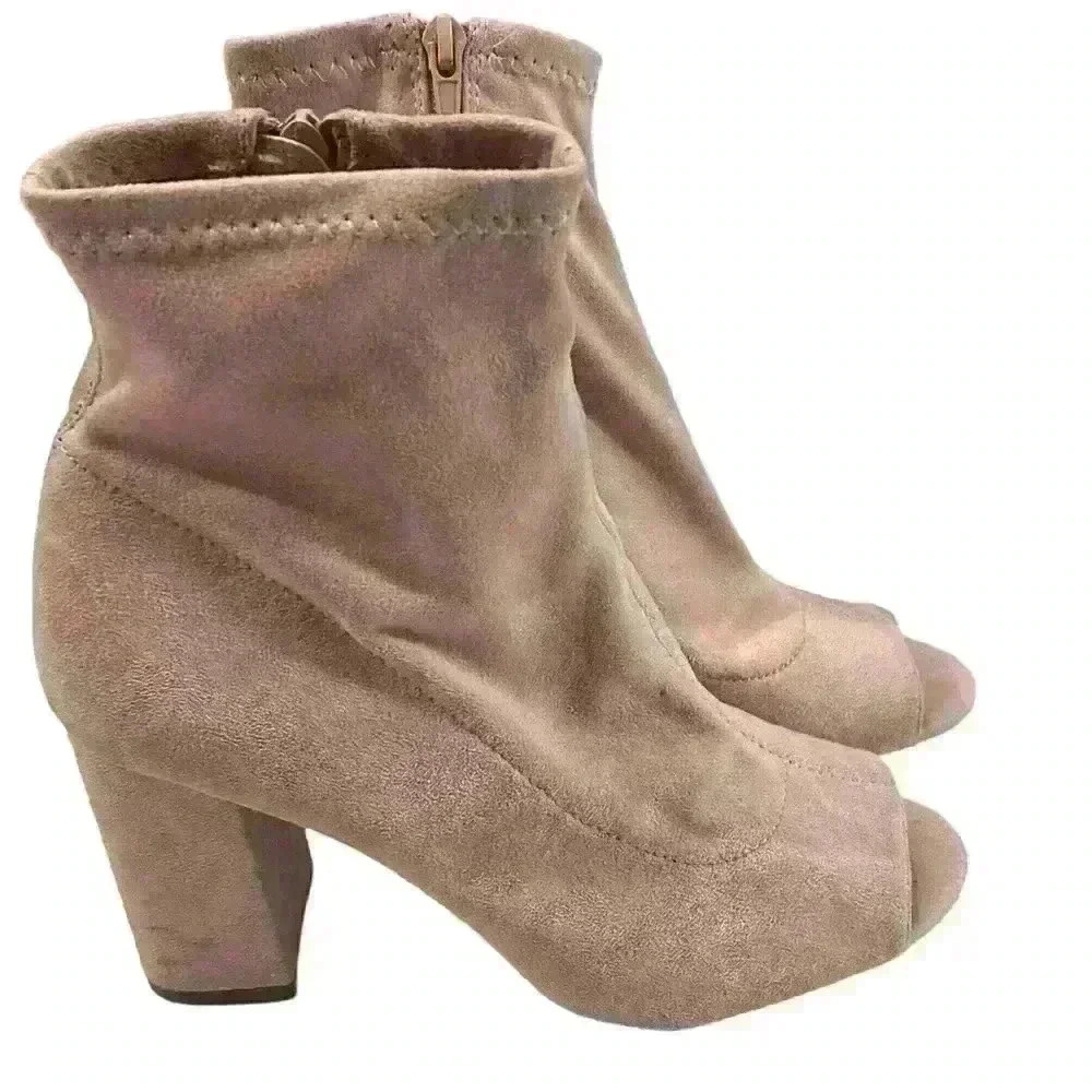 Mia Avril  MIA Blush pink open toe booties block heel size 8 good used condition